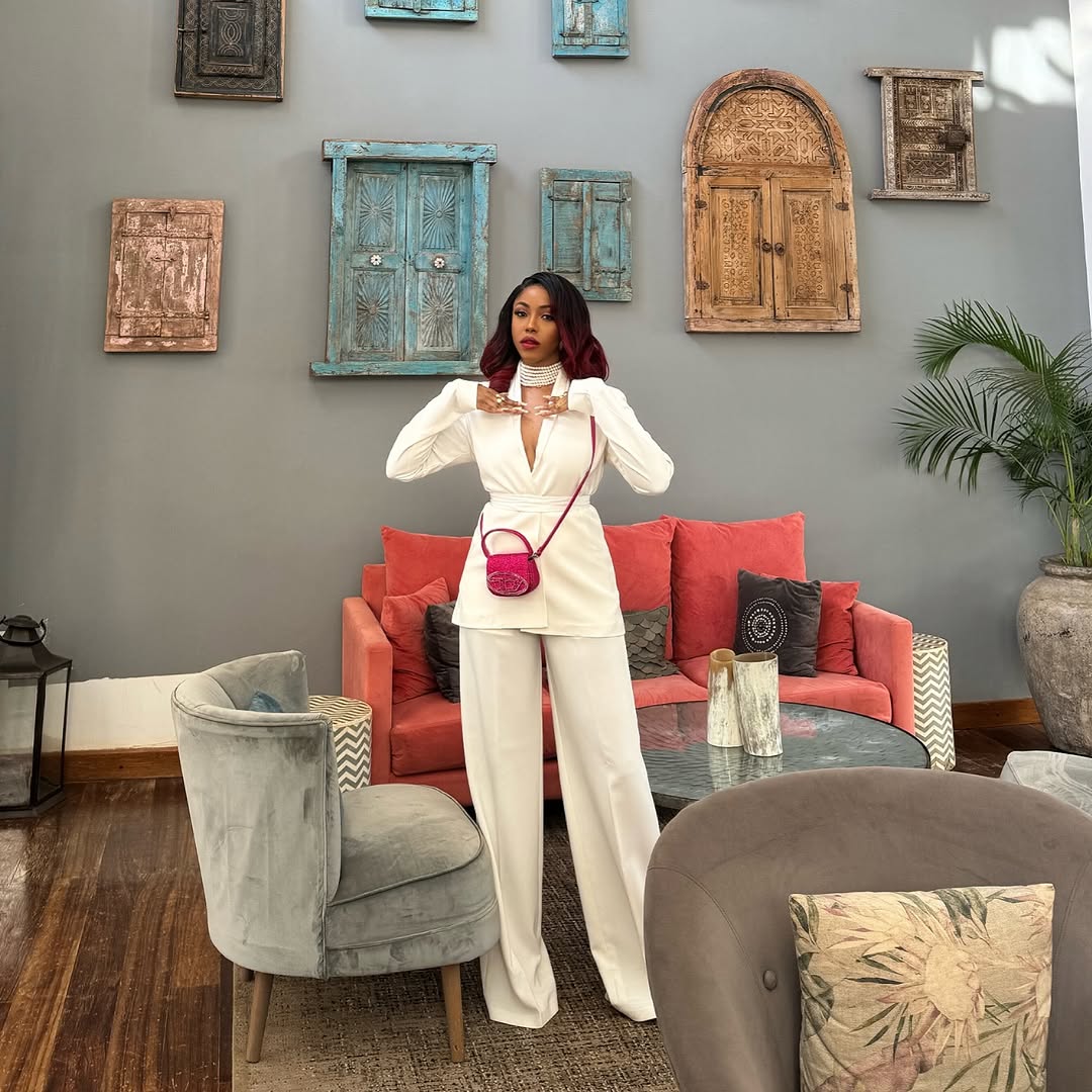 The Asha Set